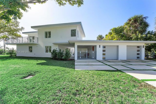 1903 Bay Dr, Pompano Beach, FL 33062