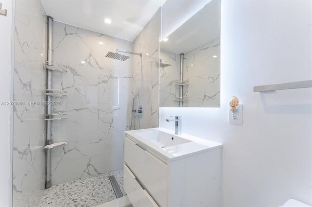 1903 Bay Dr, Pompano Beach, FL 33062