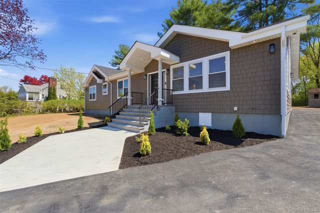 2800 Sarles Drive, Yorktown Heights, NY 10598