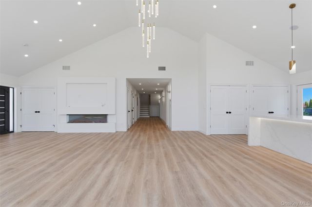 2800 Sarles Drive, Yorktown Heights, NY 10598