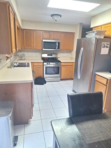 3136 Rosiclaire Court, South Chicago Heights, IL 60411