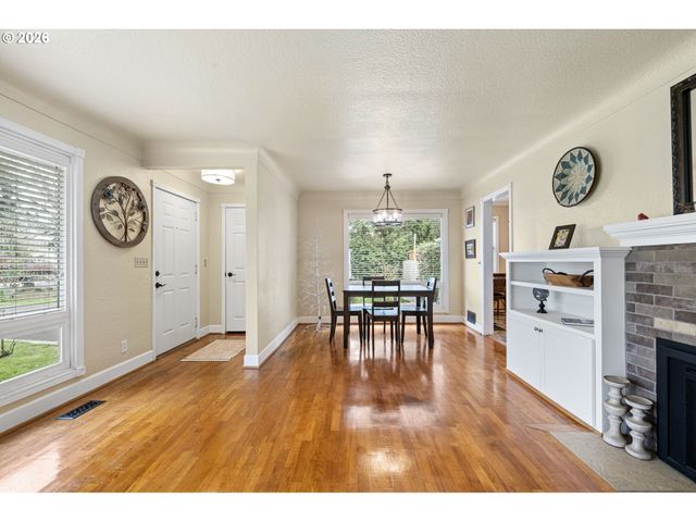 1810 MINDA Dr, Eugene, OR 97401