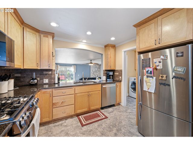 1810 MINDA Dr, Eugene, OR 97401