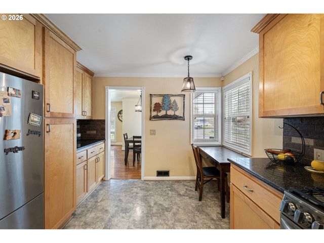 1810 MINDA Dr, Eugene, OR 97401