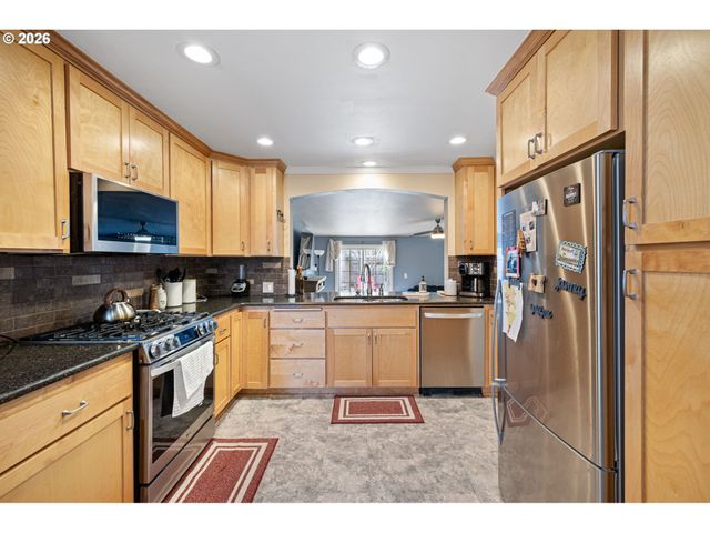 1810 MINDA Dr, Eugene, OR 97401