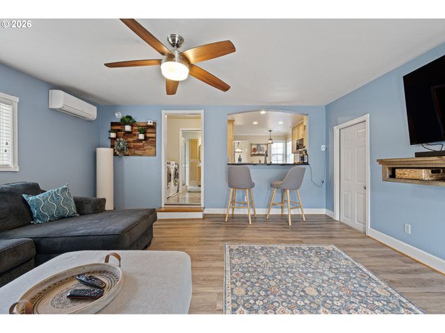 1810 MINDA Dr, Eugene, OR 97401