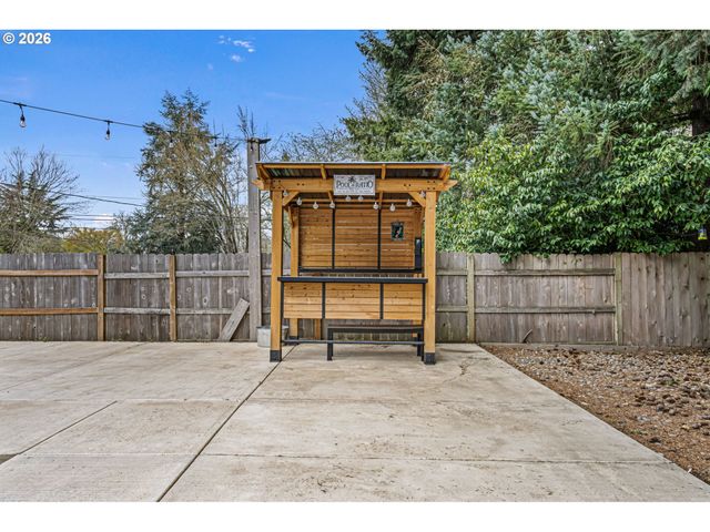 1810 MINDA Dr, Eugene, OR 97401