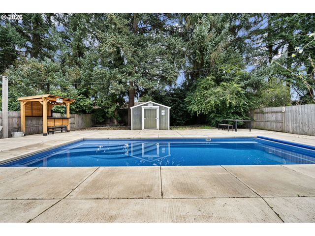 1810 MINDA Dr, Eugene, OR 97401