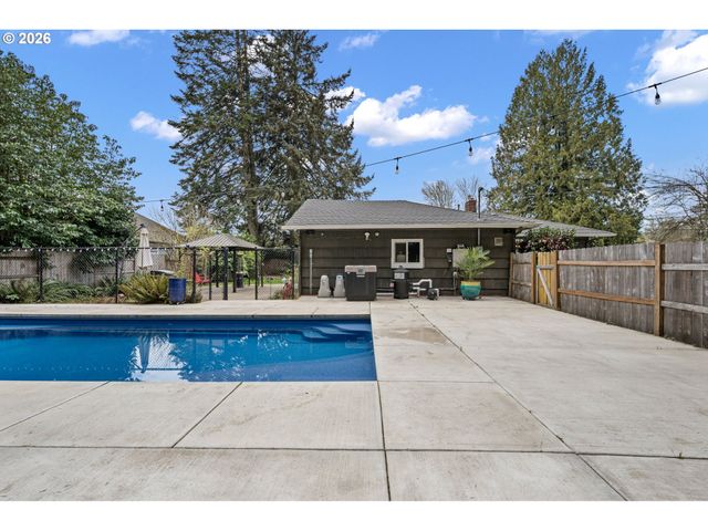 1810 MINDA Dr, Eugene, OR 97401