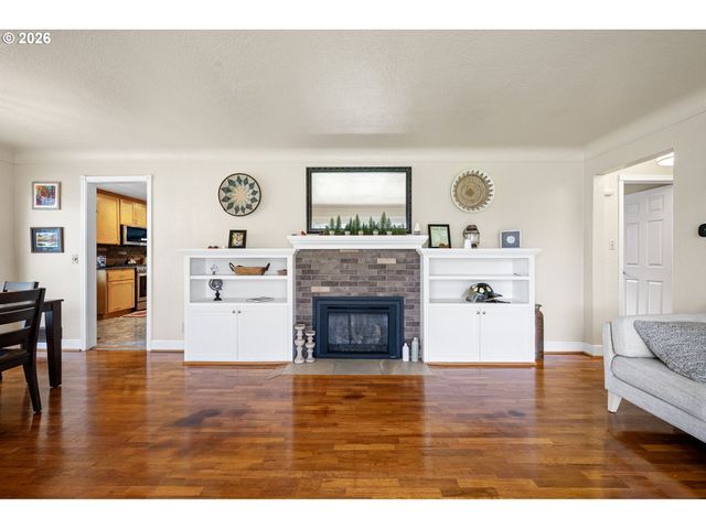 1810 MINDA Dr, Eugene, OR 97401