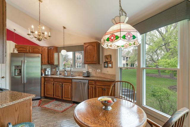 145 Willow Parkway, Buffalo Grove, IL 60089