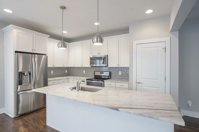 2020 14th Ave, N, Nashville, TN 37208