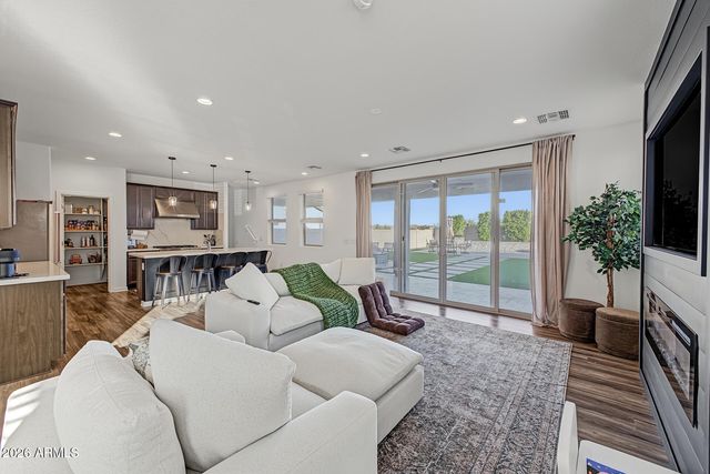 3749 W LAPIS Drive, San Tan Valley, AZ 85144