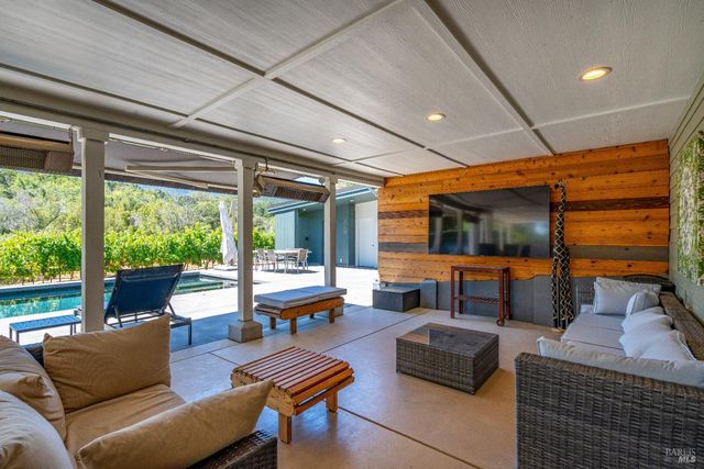 4920 Warm Springs Rd, Glen Ellen, CA 95442