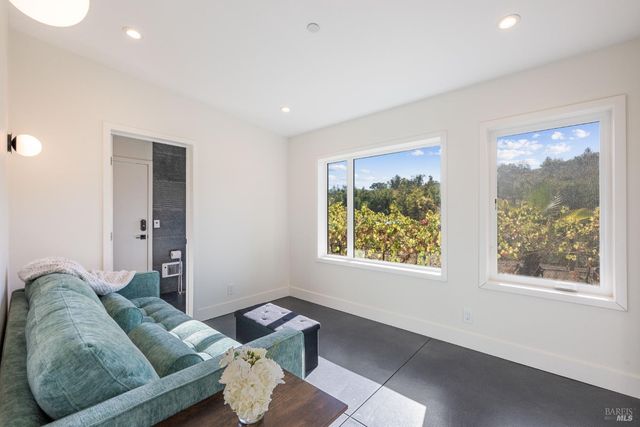 4920 Warm Springs Rd, Glen Ellen, CA 95442