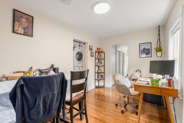34 R Clyde, Somerville, MA 02145