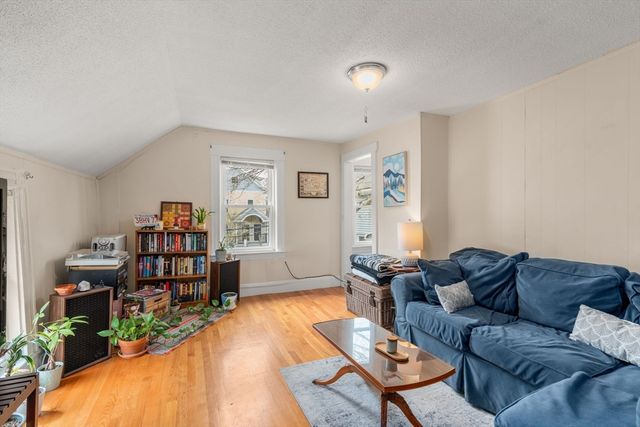 34 R Clyde, Somerville, MA 02145