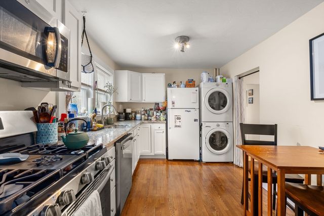 34 R Clyde, Somerville, MA 02145