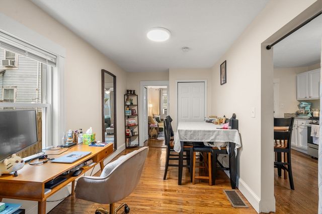 34 R Clyde, Somerville, MA 02145