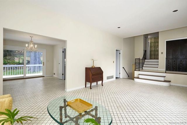 72 Hickory Hill Drive, Dobbs Ferry, NY 10522