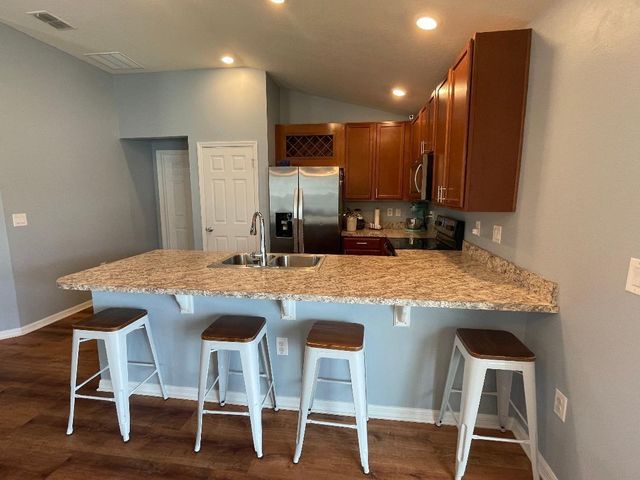 5565 NW Pine Trail Circle, Port St. Lucie, FL 34983