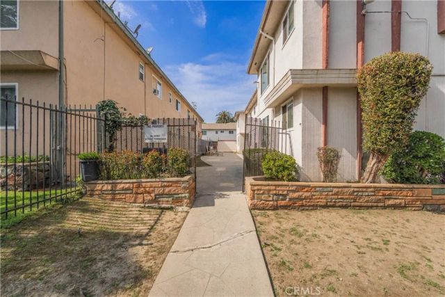 4017 Gelber Place, Los Angeles, CA 90008