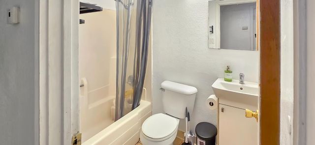 1904 Tours Dr, Stockton, CA 95210