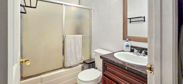 1904 Tours Dr, Stockton, CA 95210