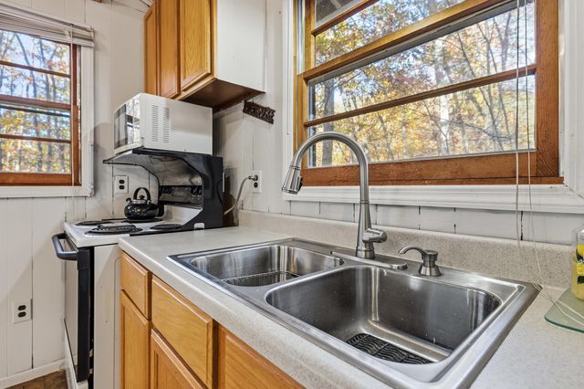 335 WILDWOOD LN, Shenandoah, VA 22849