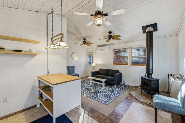 335 WILDWOOD LN, Shenandoah, VA 22849