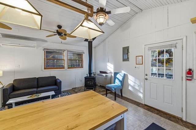 335 WILDWOOD LN, Shenandoah, VA 22849