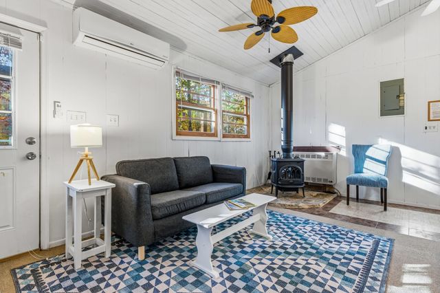 335 WILDWOOD LN, Shenandoah, VA 22849