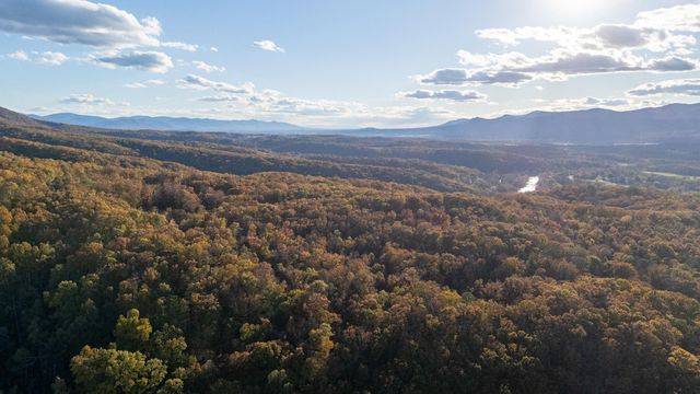 335 WILDWOOD LN, Shenandoah, VA 22849