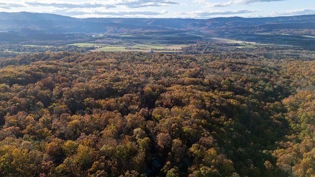 335 WILDWOOD LN, Shenandoah, VA 22849