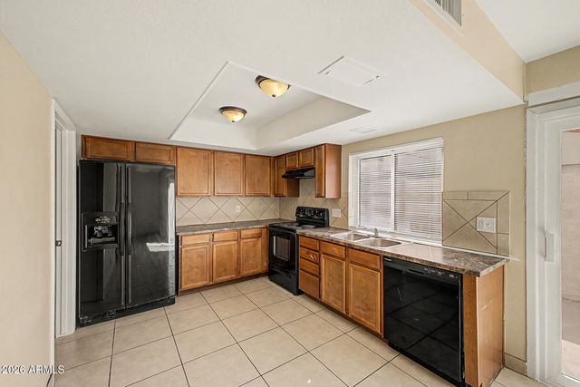 2415 W GREENWAY Road 3, Phoenix, AZ 85023