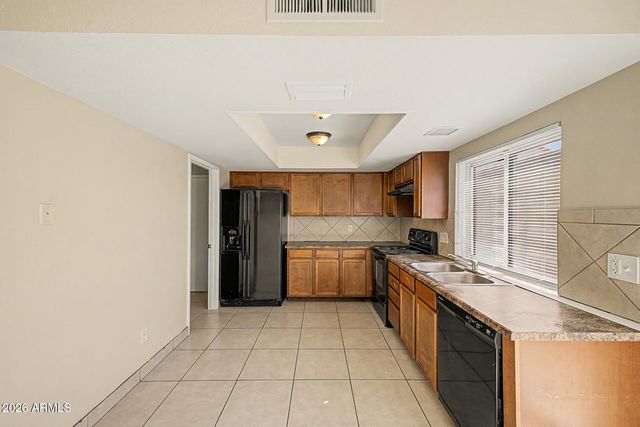 2415 W GREENWAY Road 3, Phoenix, AZ 85023