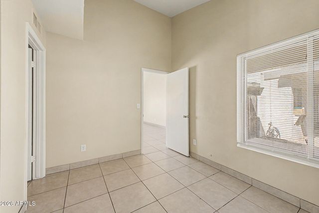 2415 W GREENWAY Road 3, Phoenix, AZ 85023