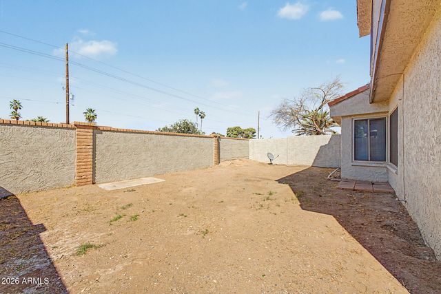 2415 W GREENWAY Road 3, Phoenix, AZ 85023