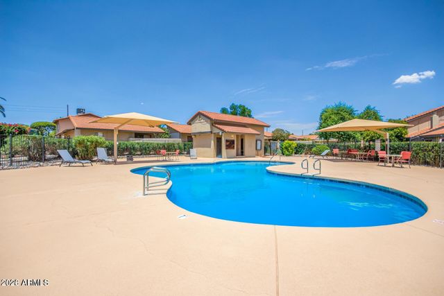 2415 W GREENWAY Road 3, Phoenix, AZ 85023