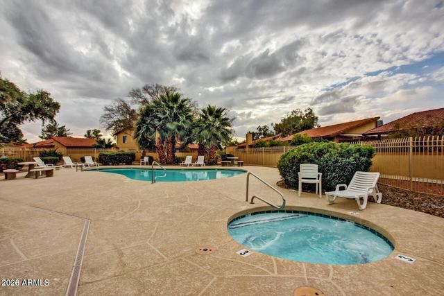 2415 W GREENWAY Road 3, Phoenix, AZ 85023