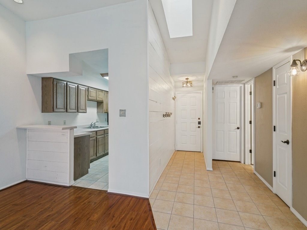 358 W Harwood Road G, Hurst, TX 76054 — photo 2