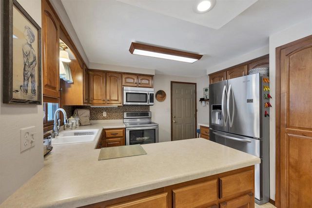 1281 VALLEY VIEW ROAD, Green Bay, WI 54304