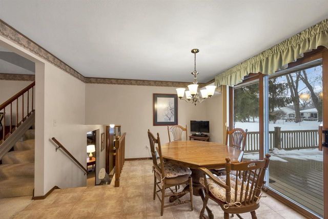 1281 VALLEY VIEW ROAD, Green Bay, WI 54304