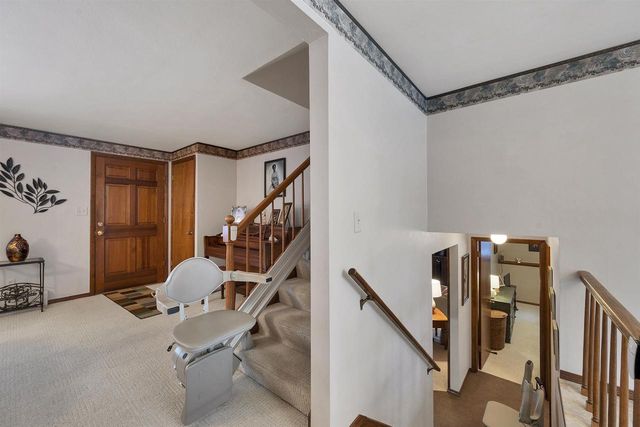 1281 VALLEY VIEW ROAD, Green Bay, WI 54304