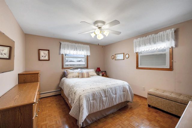 1281 VALLEY VIEW ROAD, Green Bay, WI 54304