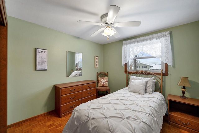 1281 VALLEY VIEW ROAD, Green Bay, WI 54304