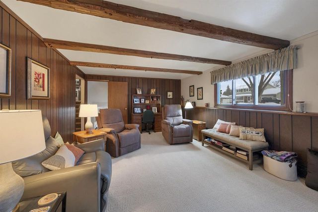 1281 VALLEY VIEW ROAD, Green Bay, WI 54304