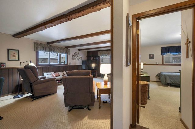 1281 VALLEY VIEW ROAD, Green Bay, WI 54304