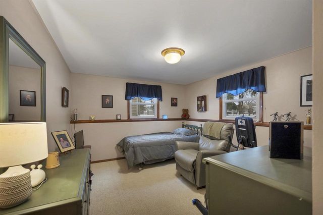 1281 VALLEY VIEW ROAD, Green Bay, WI 54304