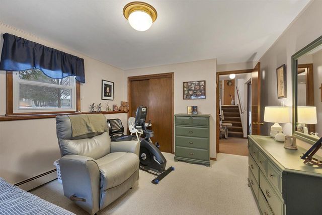 1281 VALLEY VIEW ROAD, Green Bay, WI 54304